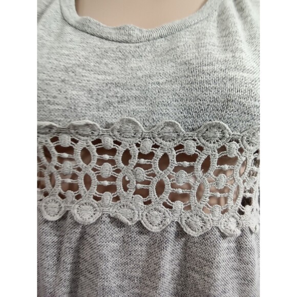 You Are‎ Not Alone Womens Medium Gray Top Embroidery Knit Crop - Picture 5 of 11